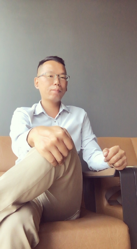 LI的第一张照片--新竹残疾人相亲网